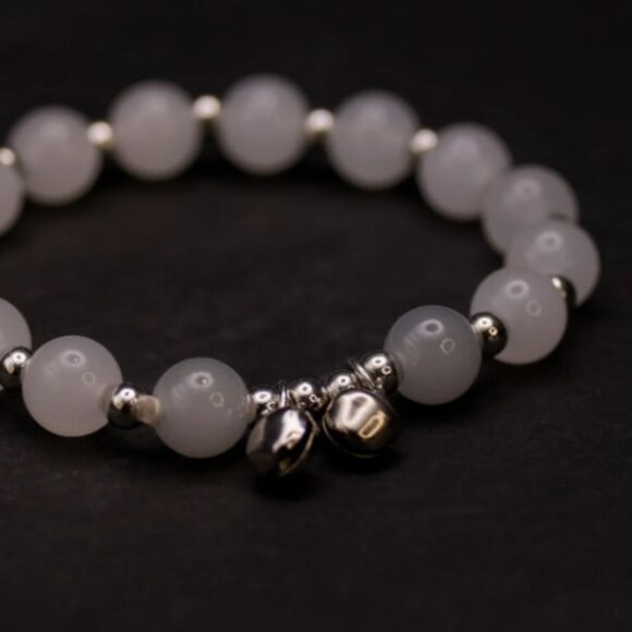 NWT: Grey Moonstone Crystal Bell Bracelet - Picture 6 of 6